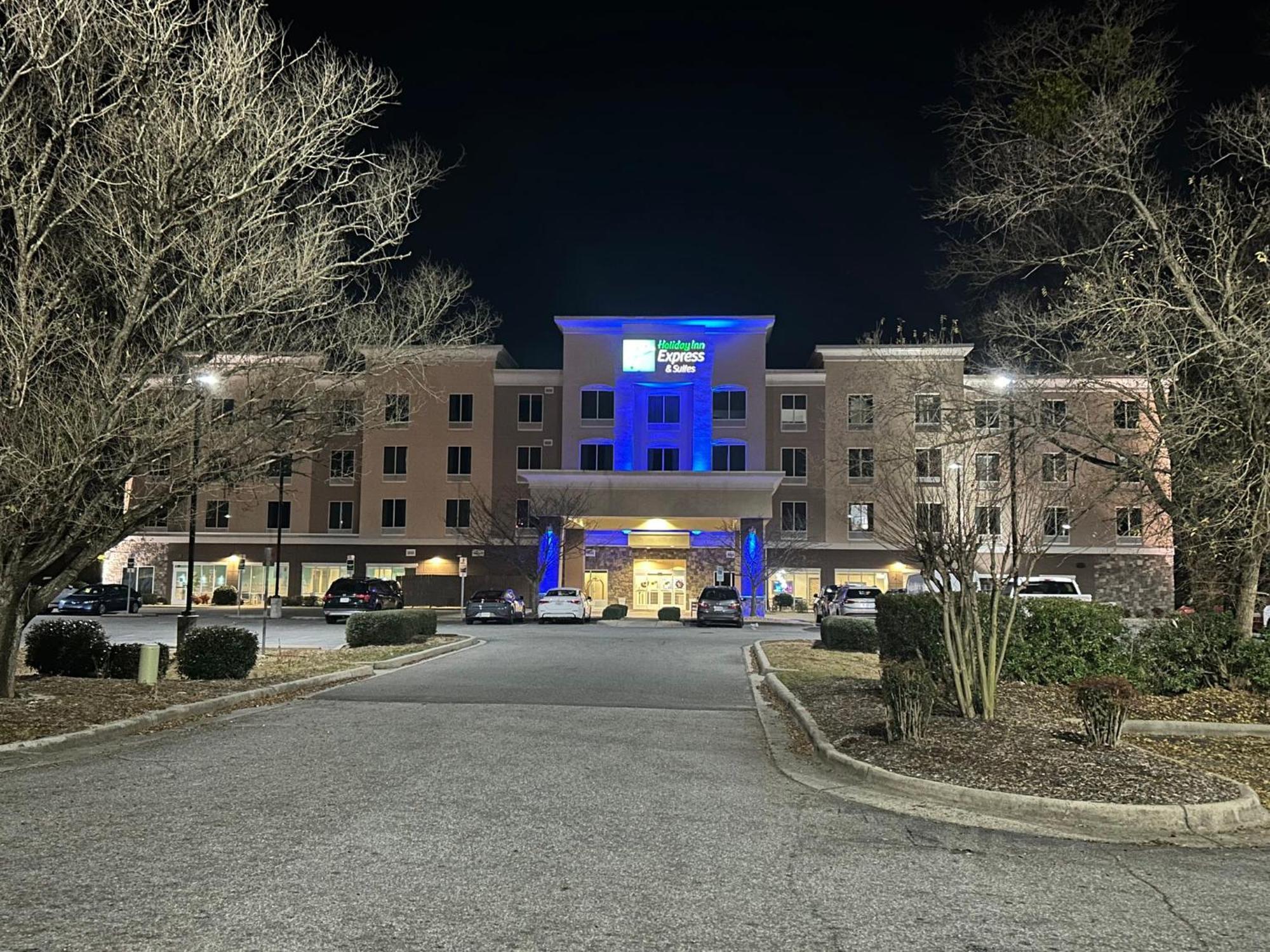 Holiday Inn Express Hotel & Suites Goldsboro - Base Area, An Ihg Hotel Exterior photo